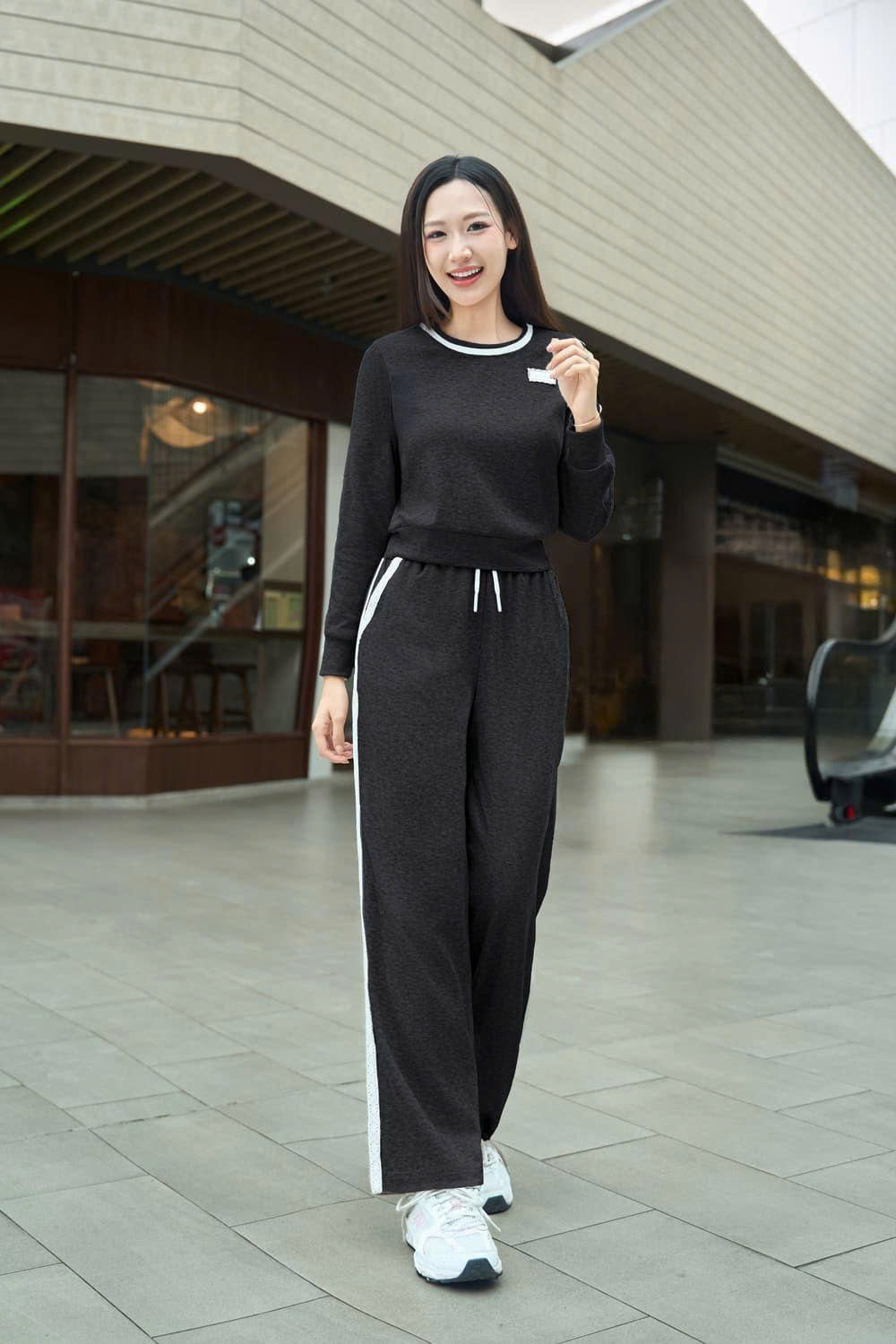 Bộ dài tay nỉ tăm lông cừu cổ tròn phối viền ren Cardina