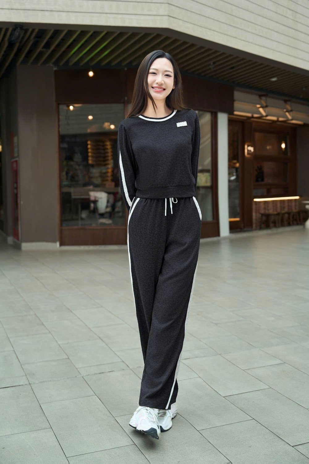 Bộ dài tay nỉ tăm lông cừu cổ tròn phối viền ren Cardina