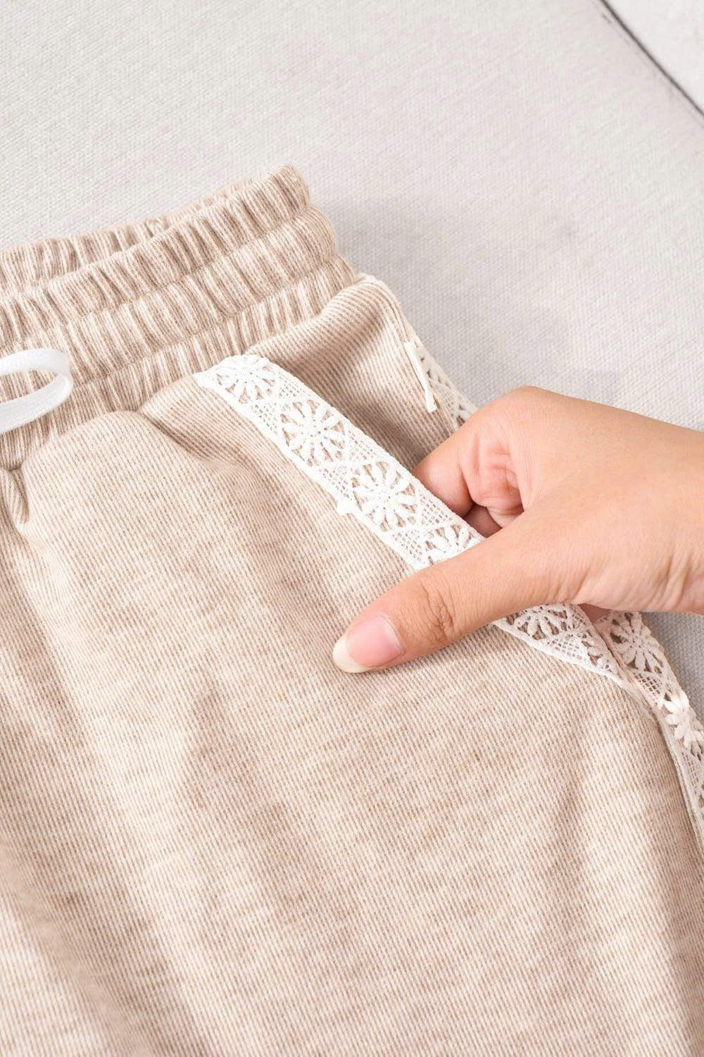 Bộ dài tay nỉ tăm lông cừu cổ tròn phối viền ren Cardina