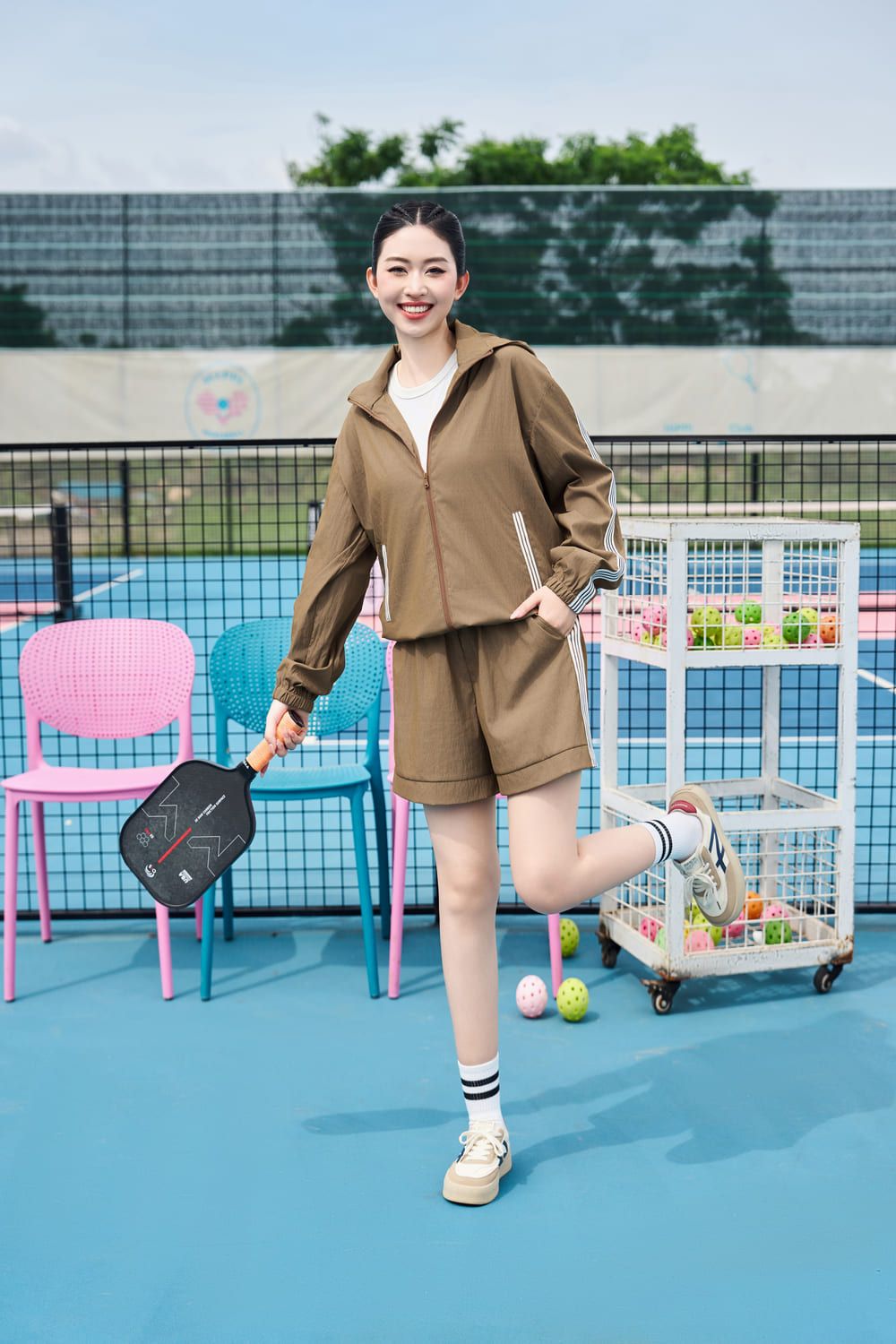 Áo khoác thô gió Sporty Chic dây trang trí viền cánh tay