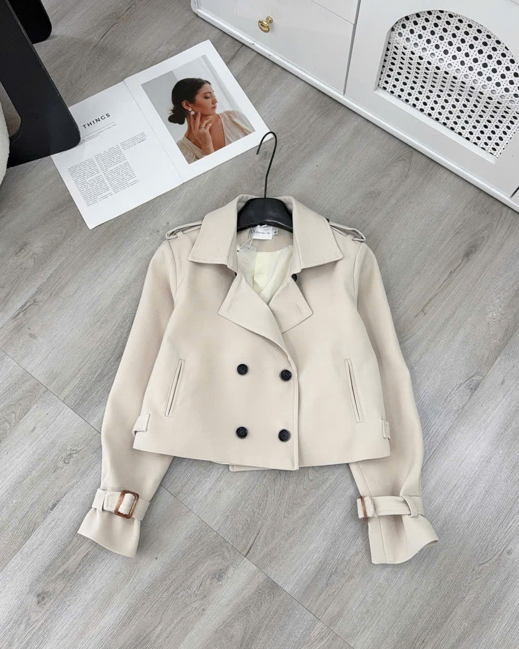 Áo khoác mangto dáng croptop chất kaki Hàn trẻ trung mẫu mới 2025