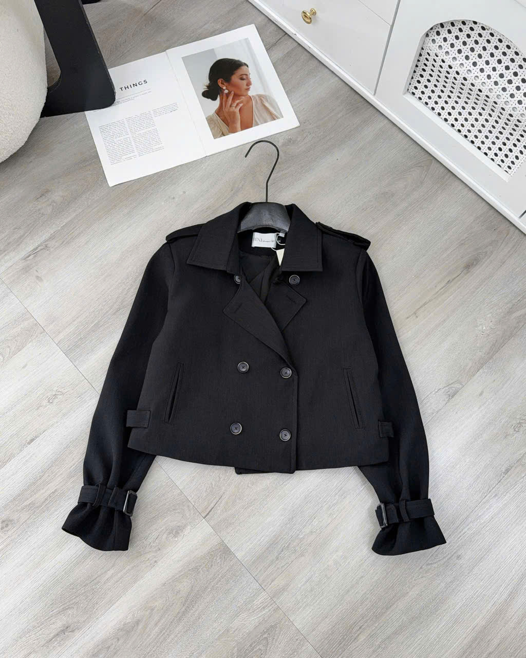 Áo khoác mangto dáng croptop chất kaki Hàn trẻ trung mẫu mới 2025