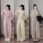 Bộ nỉ nữ cổ cao cúc bọc thêu logo ngực